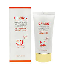 lightweight sun cream SPF50 PA+++ daily UV protection non-greasy sunscreen sensitive skin moisturizer